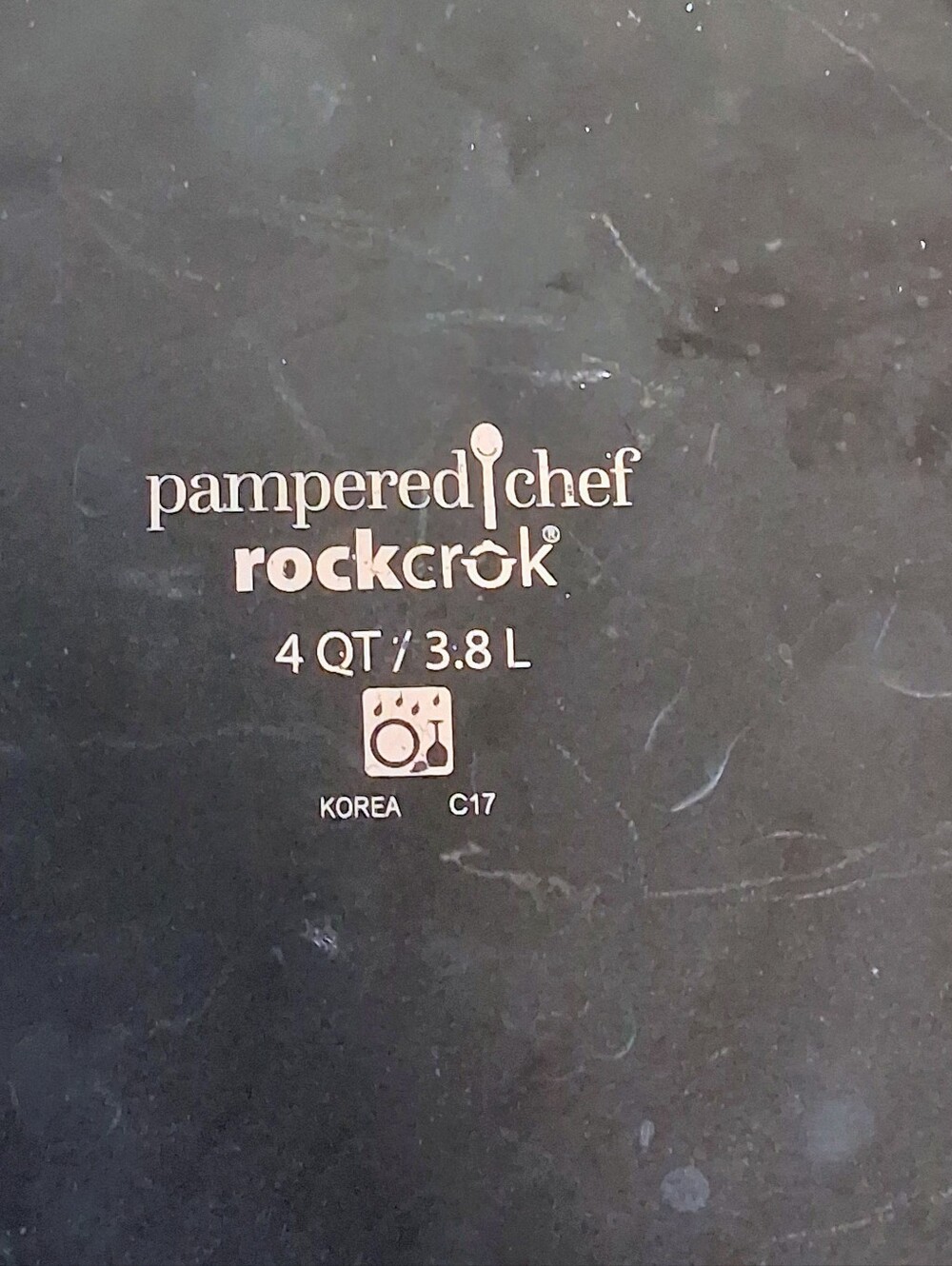 Pampered Chef 4qt. Rockcrock Black Dutch Oven with Matching Glass Lid 7.5 Lbs. - Picture 2 of 10